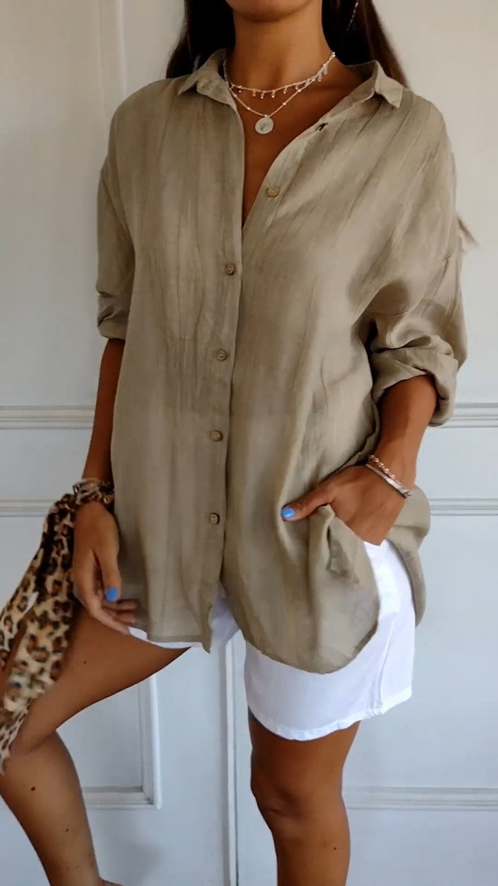 Zachte, luchtige damesblouse met knopen, ontworpen voor maximaal comfort en een moeiteloos chique uitstraling.