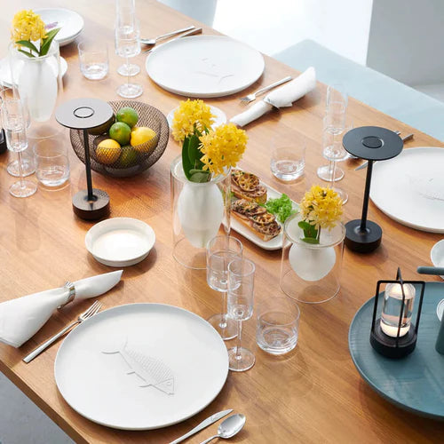 Luxe NordicaLight design tafellamp, draadloos en dimbaar voor een elegante interieurverlichting.