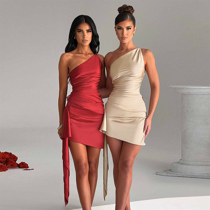 Elegante one-shoulder minijurk voor dames, perfect voor feesten. Stijlvol en trendy slim fit design.