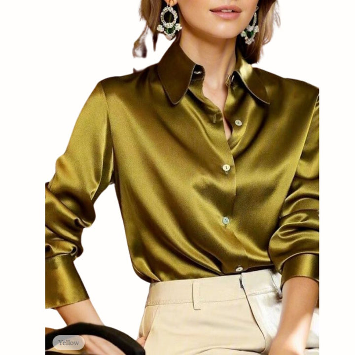Comfortabele en modieuze satijnen blouse voor dames, type Elara. Ideale vrouwenkleding voor elke gelegenheid.