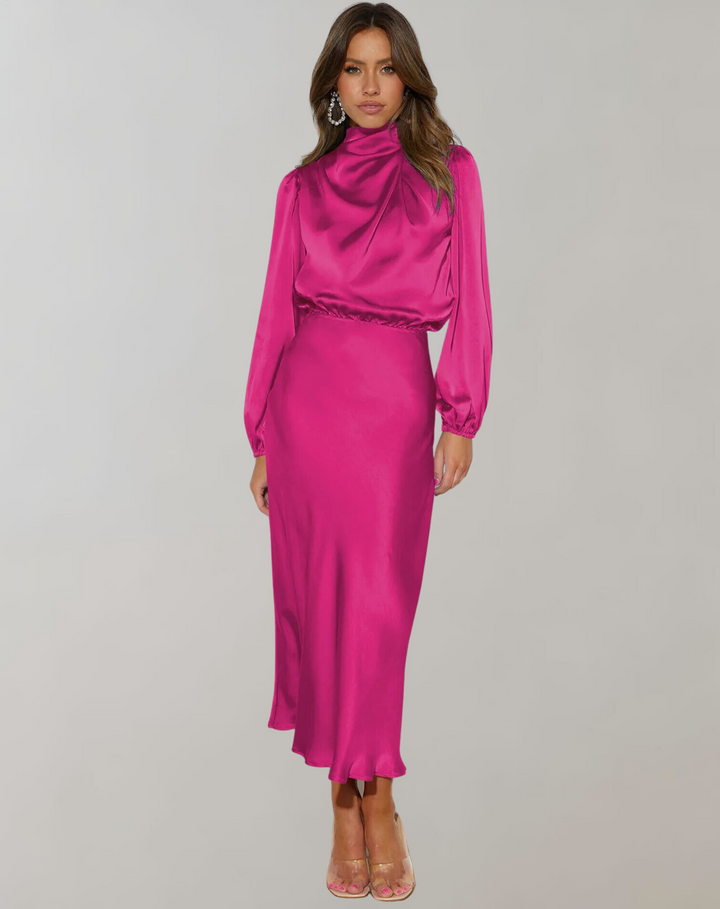 Ontdek onze nieuwe elegante satijnen damesjurk met lange mouwen, perfect als feest- of galajurk.