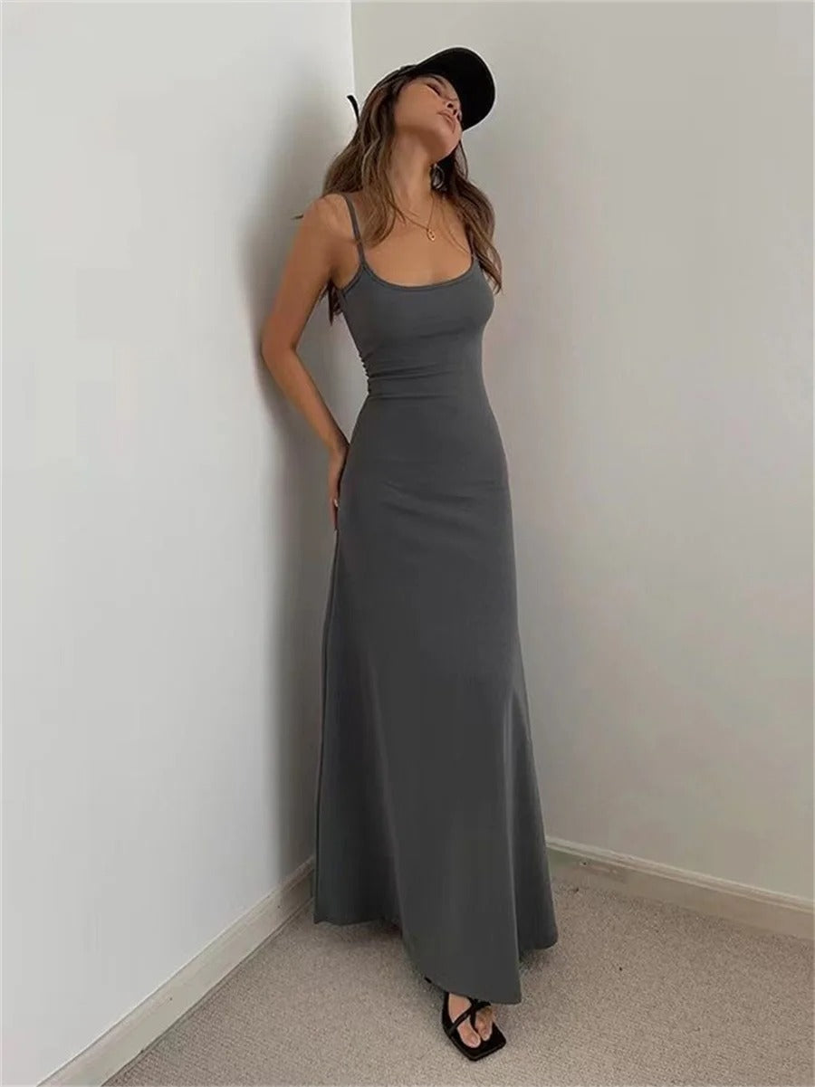 Casual mouwloze dames zomerjurk Sofie met spaghettibandjes, ideaal als strandjurk of voor vakantie.