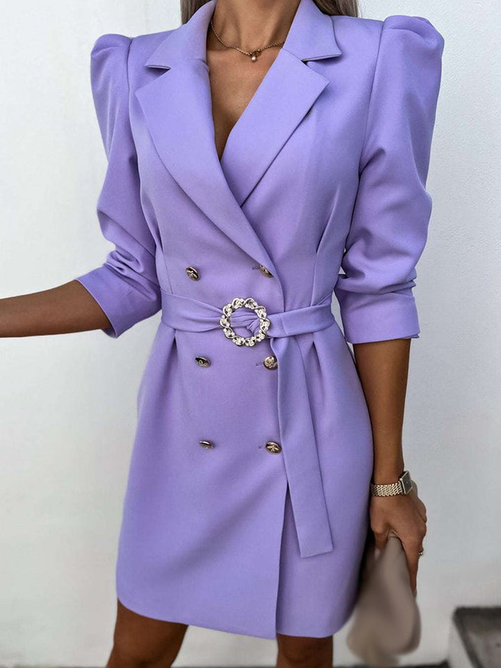 Stijlvolle dames blazerjurk met V-hals, ideaal als feestjurk of elegante zakelijke kleding voor dames.