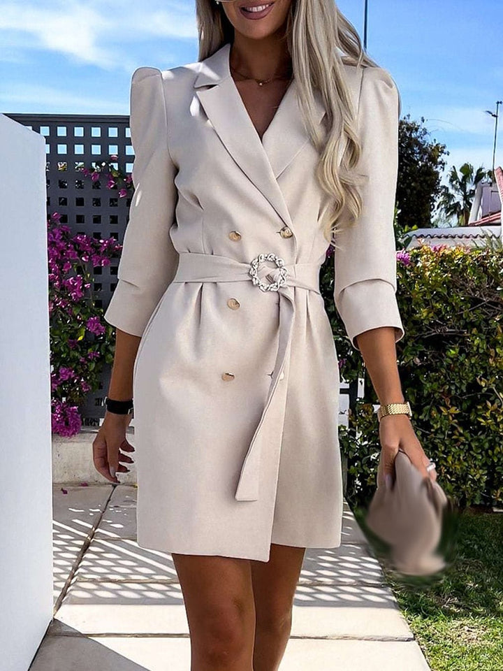 Veelzijdige blazerjurk voor dames met V-hals. Geschikt voor zomer, lente of casual chic dameskleding.