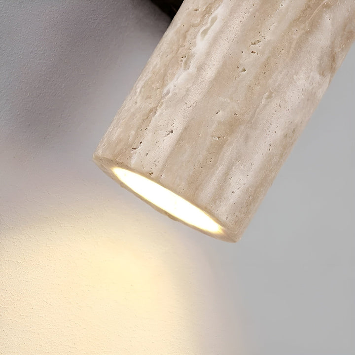 Energiezuinige LED travertin wandlamp, modern design voor sfeervolle en luxe binnenverlichting.