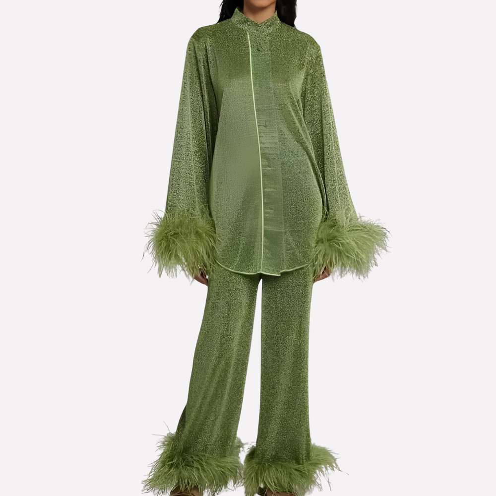 Stijlvolle overhemd en broek set met verfijnde feather trim, ideaal voor een casual chique look.