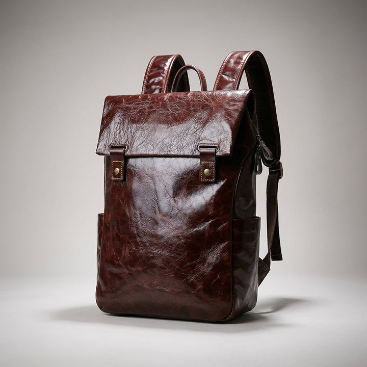 Moderne unisex laptop tas van hoogwaardig leer. Perfect voor werk, studie of reizen, met een ruim en elegant design.