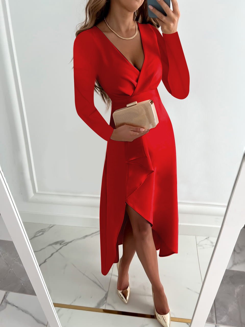 Flatterende V-hals jurk voor dames, perfect als casual jurk of chique feestjurk. Stijlvolle damesmode.