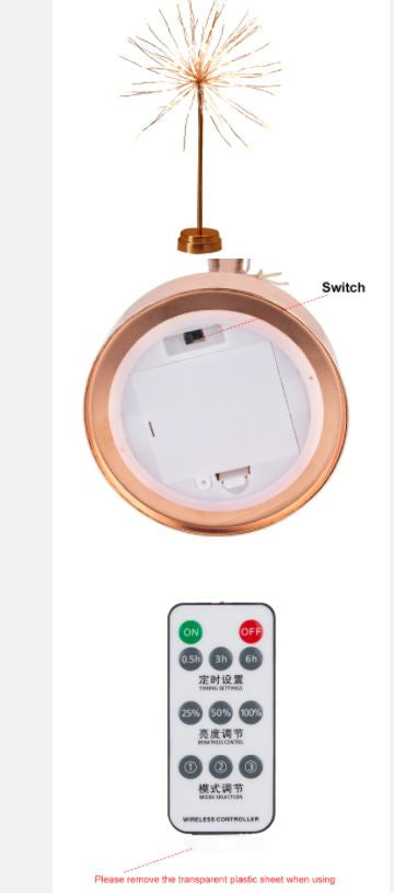Decoratieve verenlamp op dressoir, perfect voor een elegante ambiance in elke ruimte.