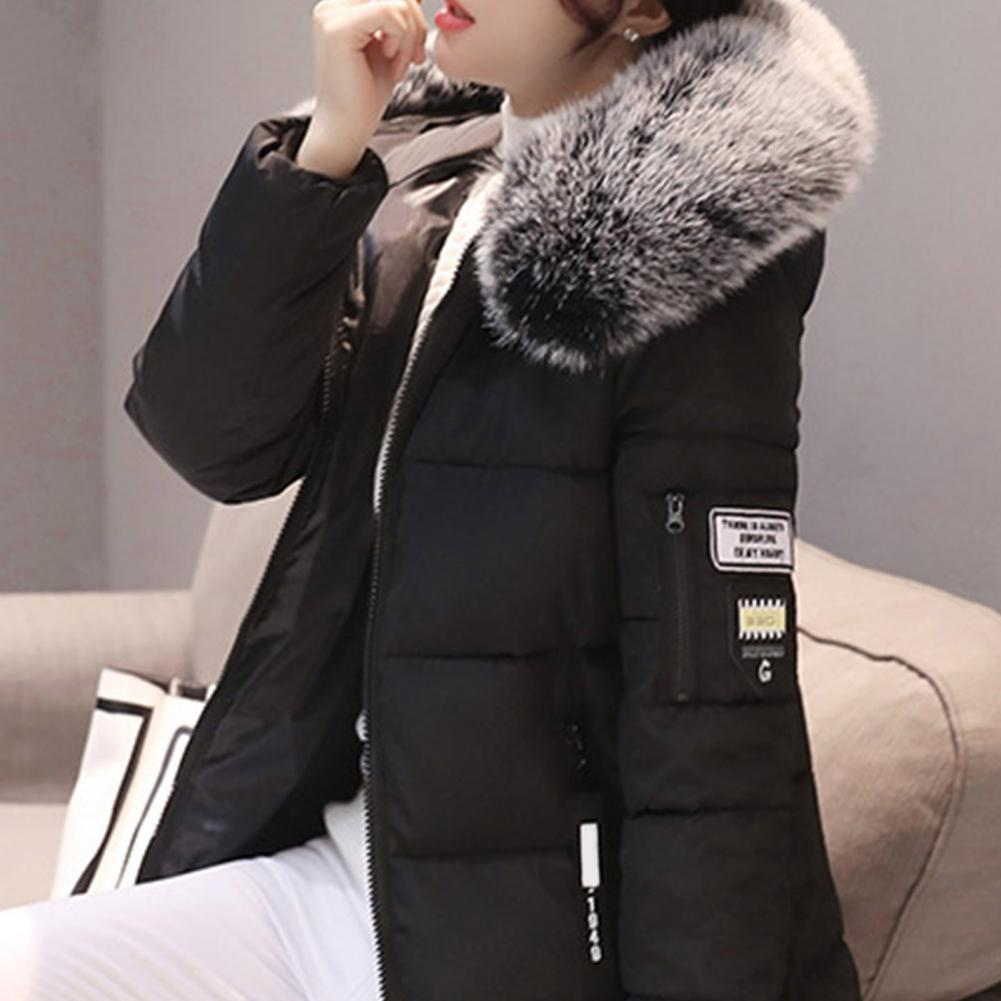 Duurzame Elinora dames winterjas met windbestendig materiaal voor optimale warmte en comfort.