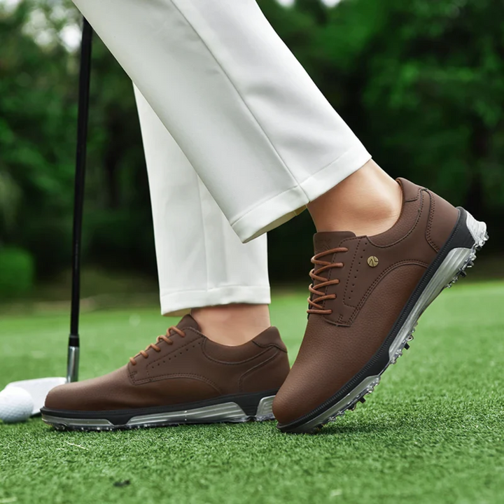 Sportieve Elston limited edition golfschoenen voor heren, strak design combineert waterdichte bescherming met comfort.