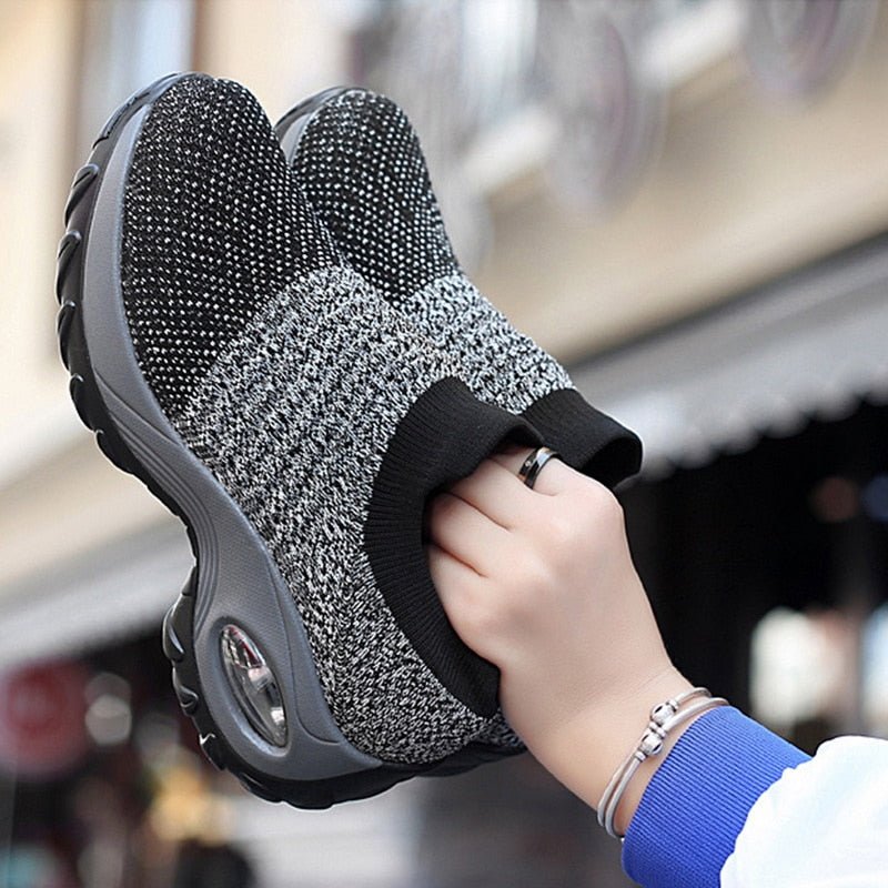 Sportieve Emmie dames sneakers met ademend design en orthopedische zool voor ultiem loopcomfort.