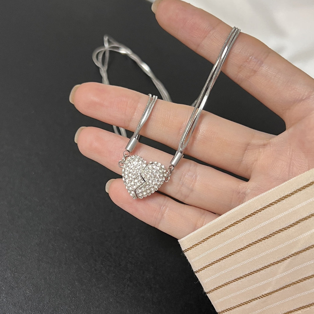 Moderne unisex EternaBand ketting, zilverkleurig sieraad, representeert onbreekbare vriendschap & liefde.