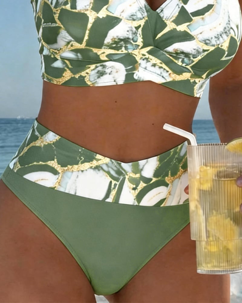 Stijlvolle hoge taille bikini voor dames op het strand