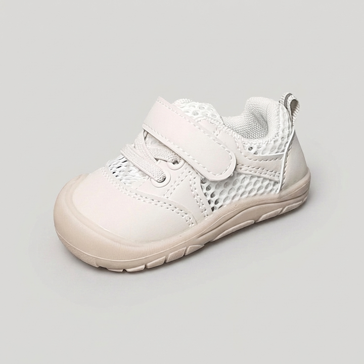 Beige flexibele blotevoeten schoenen, voor gezonde voetontwikkeling, antislip en ademend.