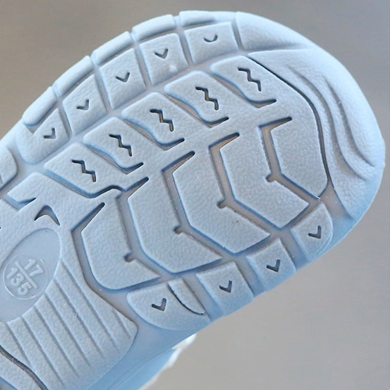 Comfortabele barefoot schoenen beige, voor een natuurlijke voetontwikkeling en veilige stapjes.
