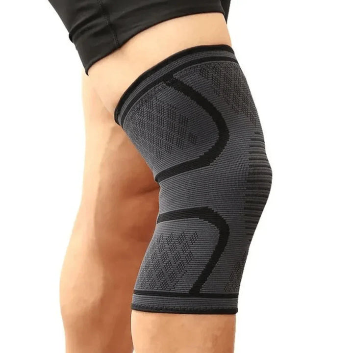 Unisex FlexiKnee Pro kniebandage voor optimale compressie en herstel na knieactiviteiten.