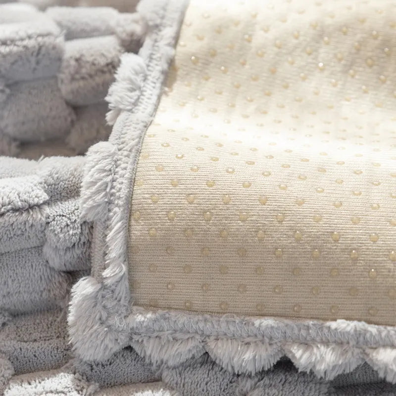 Luxe fluwelen bank plaid, verbetert het interieur van elke woonkamer met stijl en comfort.