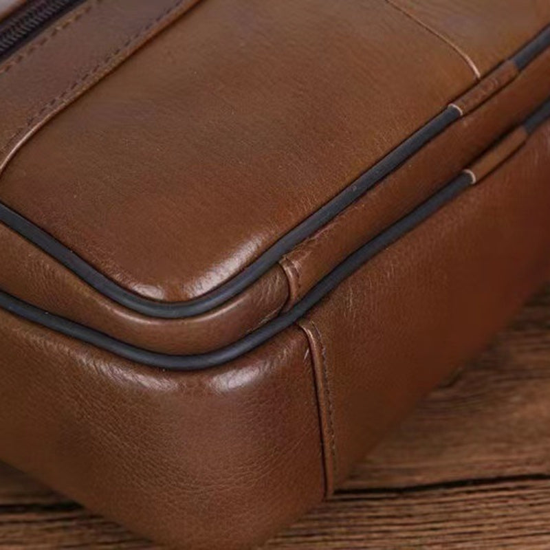 Casual heren messengerbag van leer, comfortabel en verstelbaar voor dagelijks gebruik.