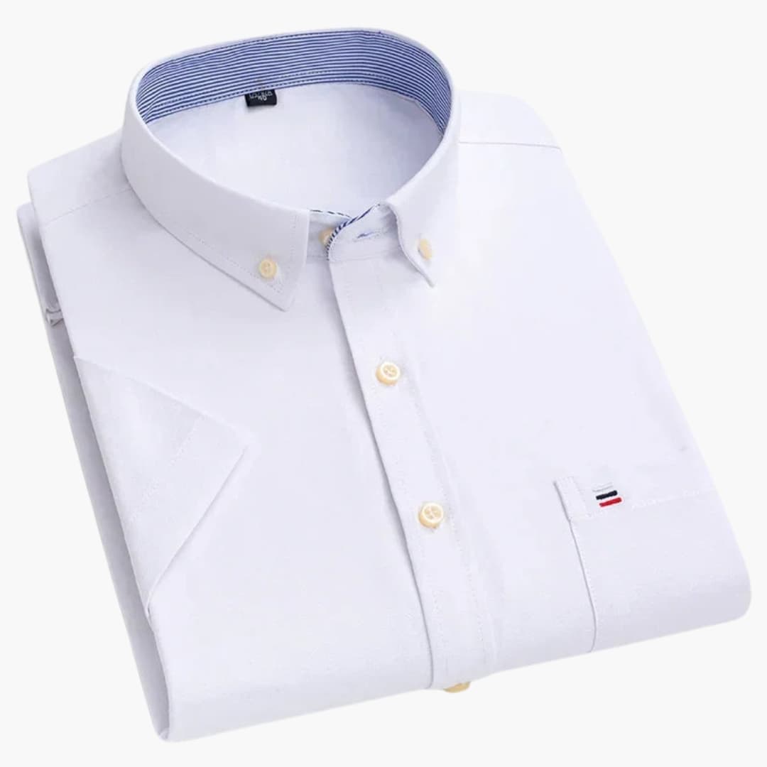Blauw geruit heren overhemd met korte mouwen, geschikt voor zakelijke en casual gelegenheden.