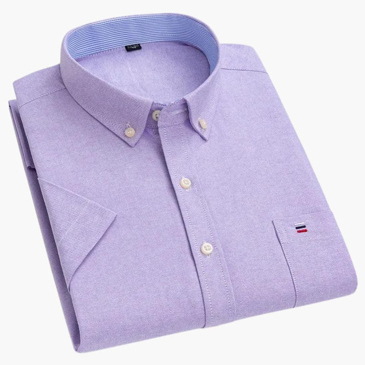 Stijlvol geruit heren overhemd korte mouwen. Modern design voor zomerse zakelijke en casual look.