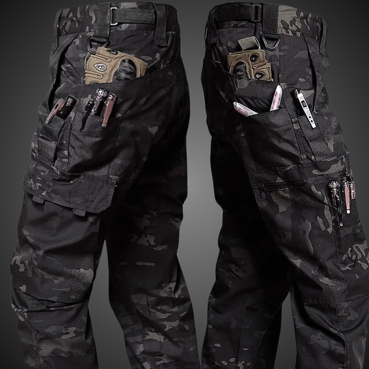Heren tactische werkbroek in camo-zwart, met meerdere zakken en gereedschap