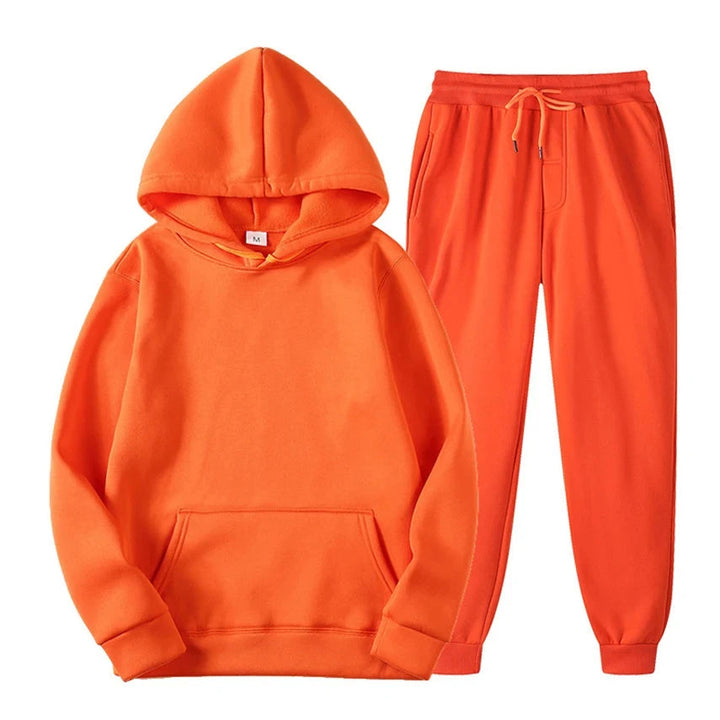 Hoodie en broek combinatie uit de collectie comfortabele outfit