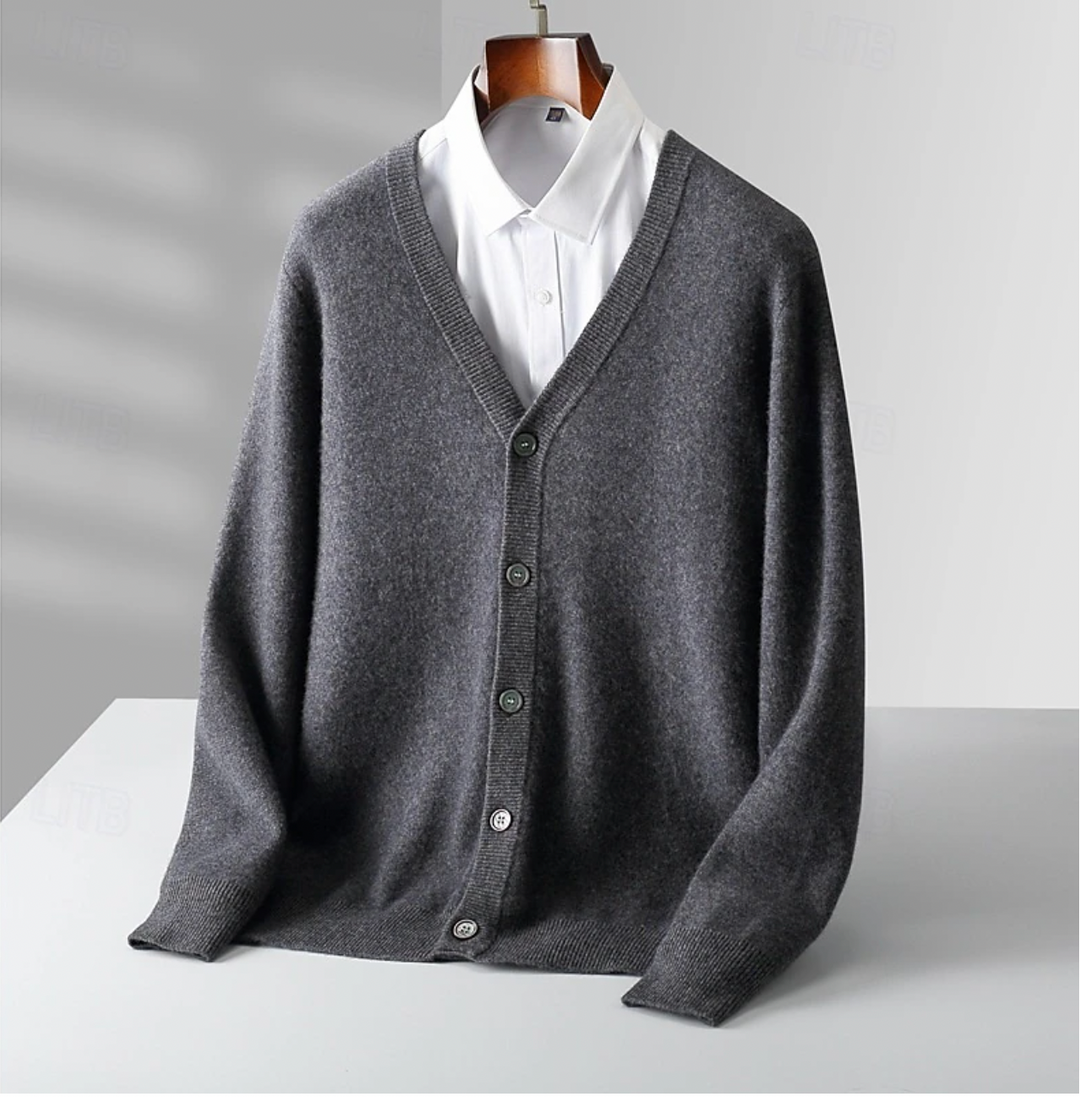 Zwart herenvest met V-hals en knoopsluiting, een stijlvolle en comfortabele keuze voor elke gelegenheid.