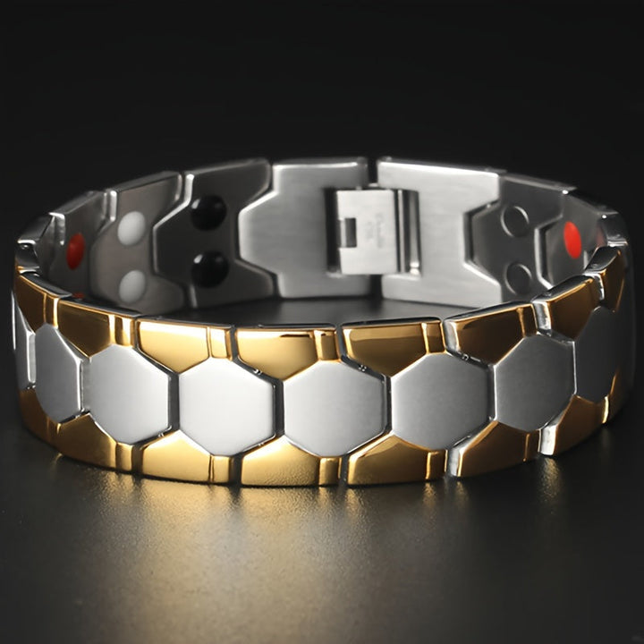 Herenarmband met uniek geometrisch design en betrouwbare kliksluiting, een modern sieraad accessoire.