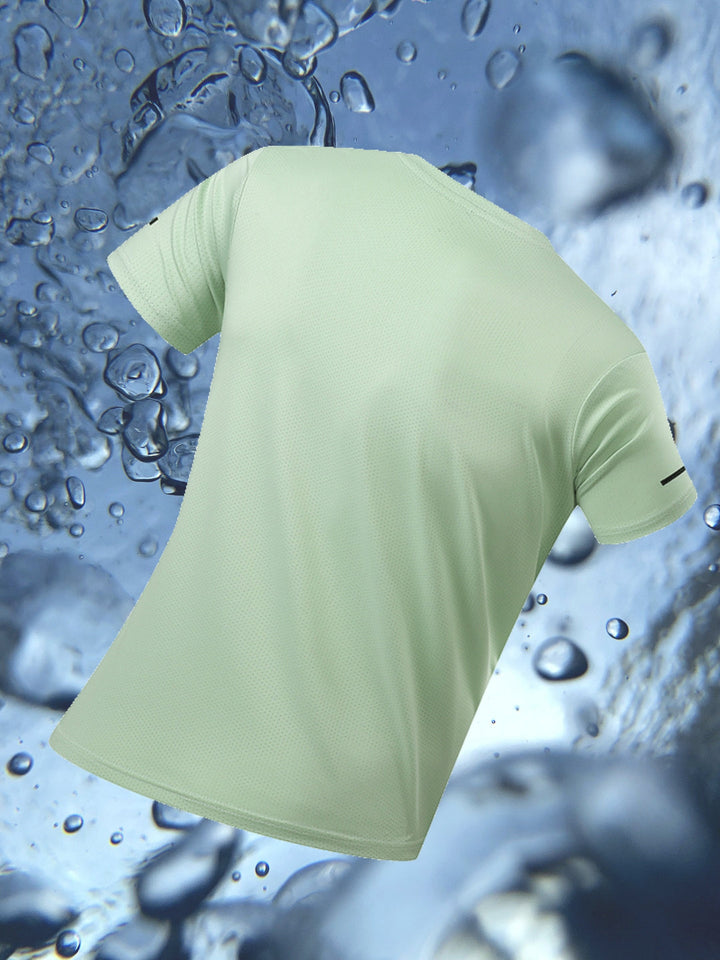 Details van de ademende stof van het heren sportshirt