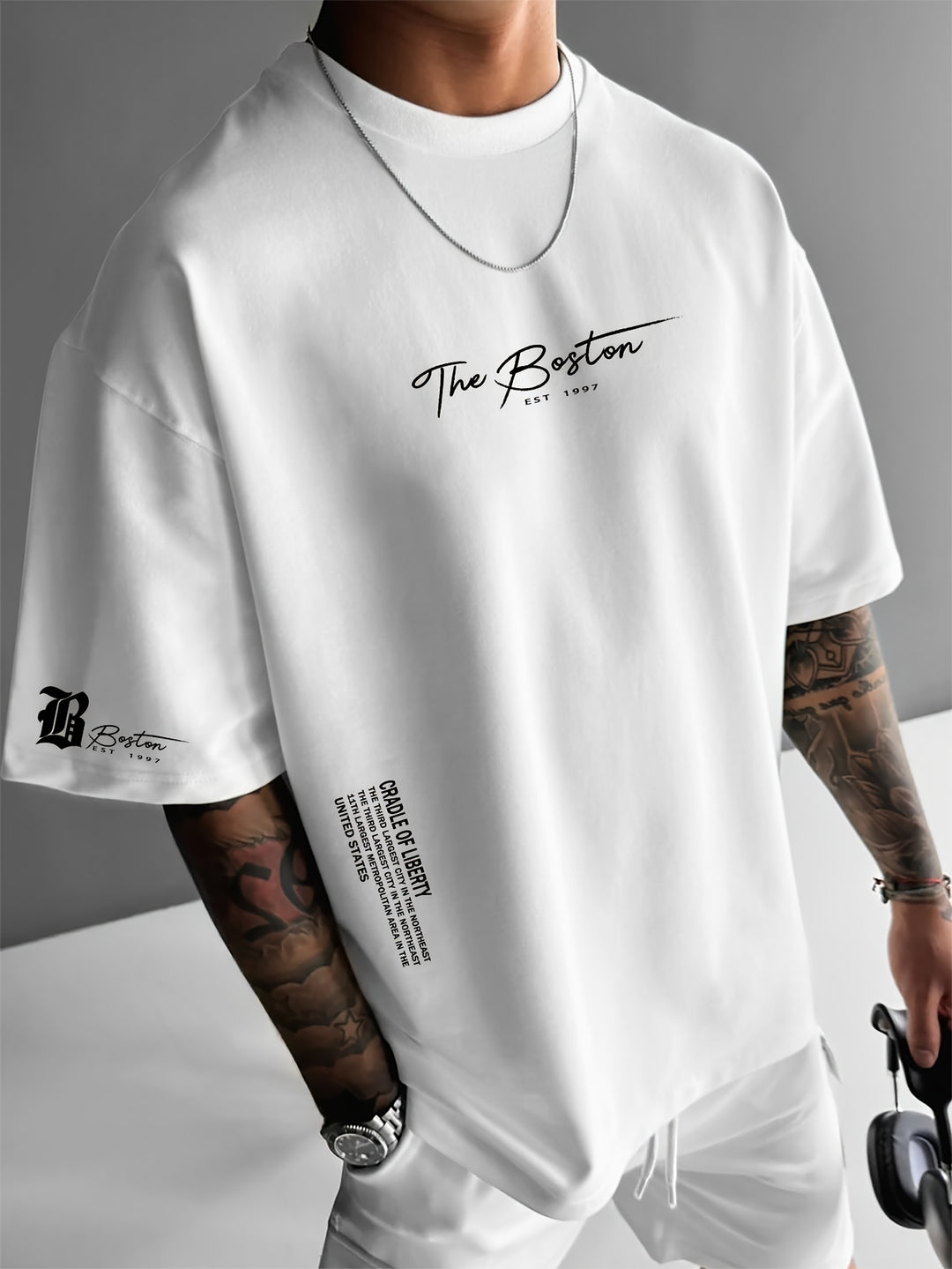 Trendy heren T-shirt met slogan print, losse pasvorm, perfect voor zomerse streetwear, comfortabele ronde hals.
