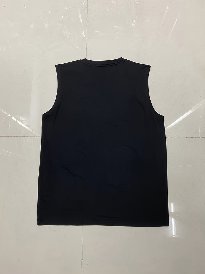 Witte & zwarte mouwloze heren tanktop. Lichtgewicht en ademend, perfecte casual zomerkleding voor elke man.