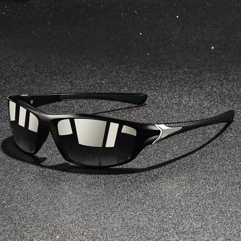 Zwarte heren zonnebril, gepolariseerd en UV400. Stijlvol, lichtgewicht accessoire voor ultieme oogbescherming.