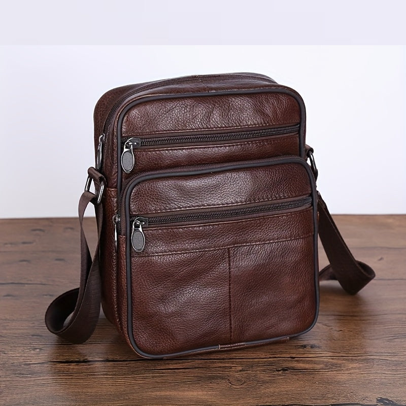 Leren messengerbag voor heren, verstelbaar en ideaal voor zakelijk of casual gebruik.