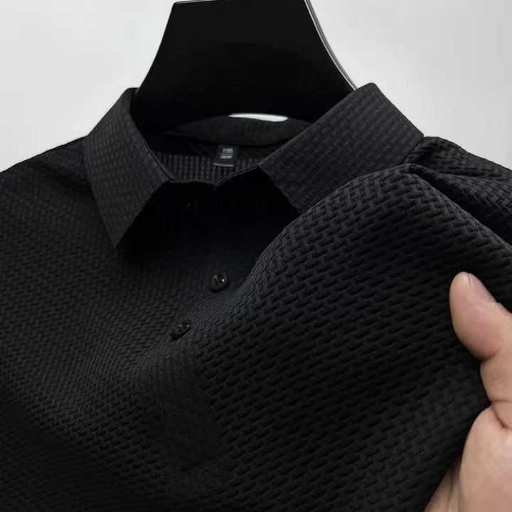 Nette, gevouwen klassieke heren polo, klaar om te dragen; ideaal voor casual comfort en tijdloze stijl.
