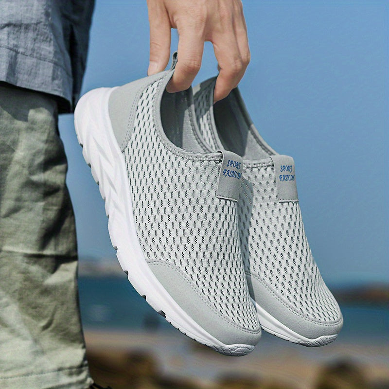 Ademende heren sportschoenen: lichtgewicht slip-on sneakers, ideaal voor wandelen en casual mode.