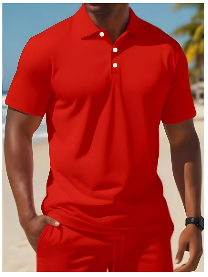Lichtgewicht heren sportset met shorts en shirt, perfect voor zomerse casual activiteiten.