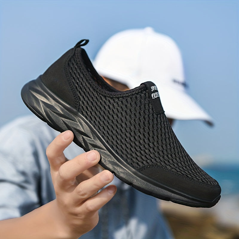 Casual heren instapsneakers: comfortabele, ademende slip-ons voor een ontspannen stijl.