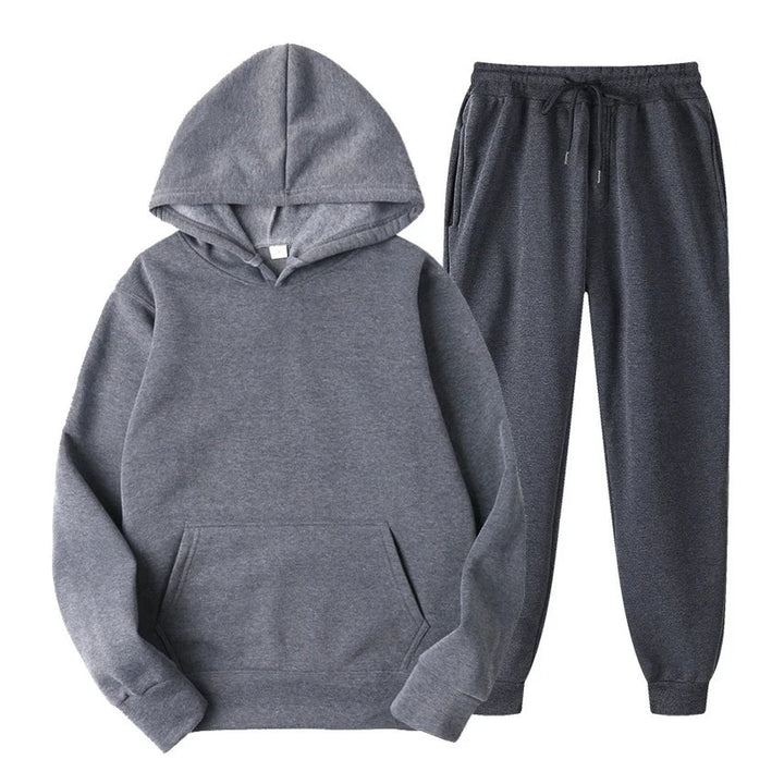 Stijlvolle heren jogging set in detail getoond voor optimaal draagcomfort