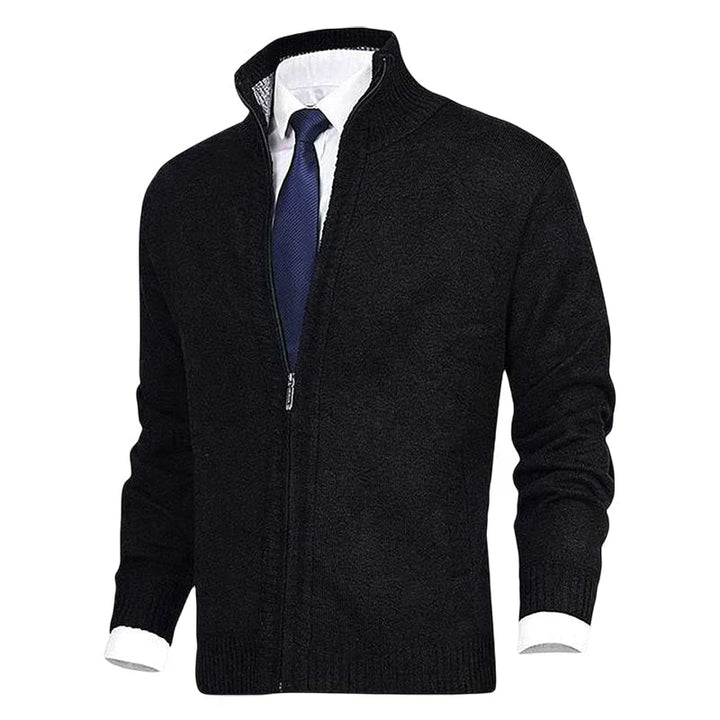 Zacht gebreid herenvest met ritssluiting, veelzijdig en warm, essentieel voor elke herengarderobe.