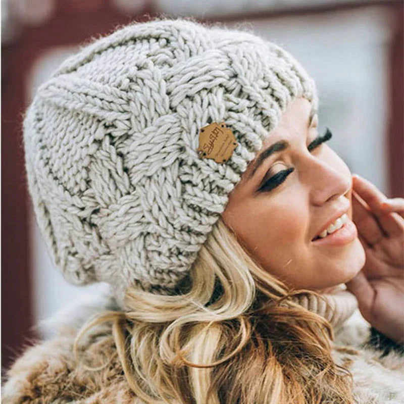 Gebreide wintermuts, warm en stijlvol, perfect voor dames en heren in de koude wintermaanden.