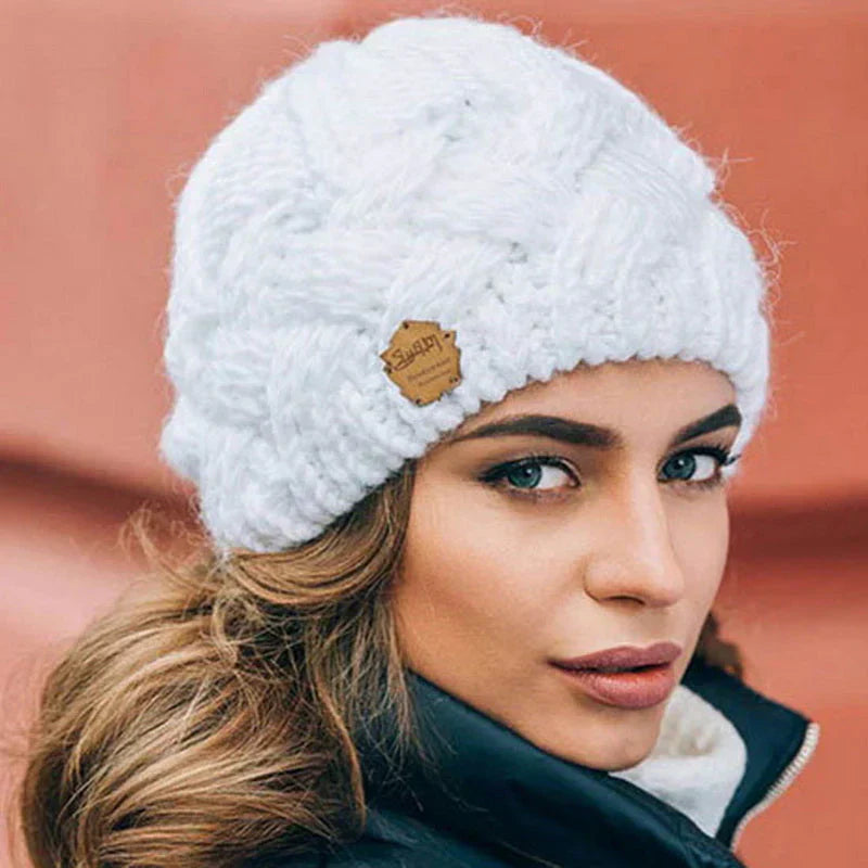 Veelzijdige gebreide wintermuts, zacht en warm, de ideale accessoire voor de moderne wintergarderobe.