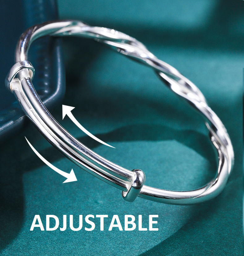 Elegant zilveren gedraaid sieraad voor dames, tijdloos en chic accessoire.