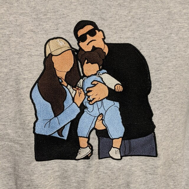 Custom sweatshirt met borduurwerk, een warm gepersonaliseerd cadeau voor elke gelegenheid.