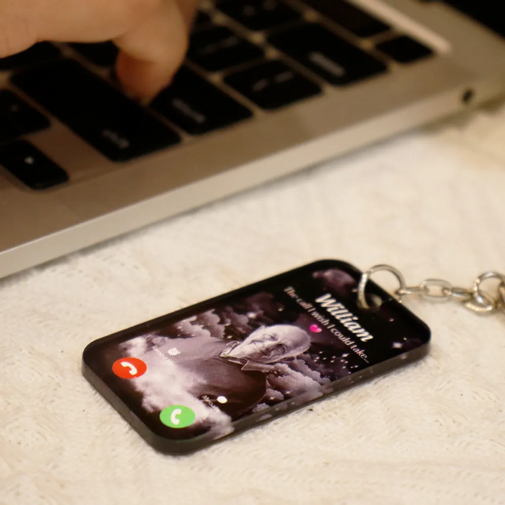 Compacte gepersonaliseerde fotosleutelhanger van acryl, perfect als uniek en sentimenteel cadeau.