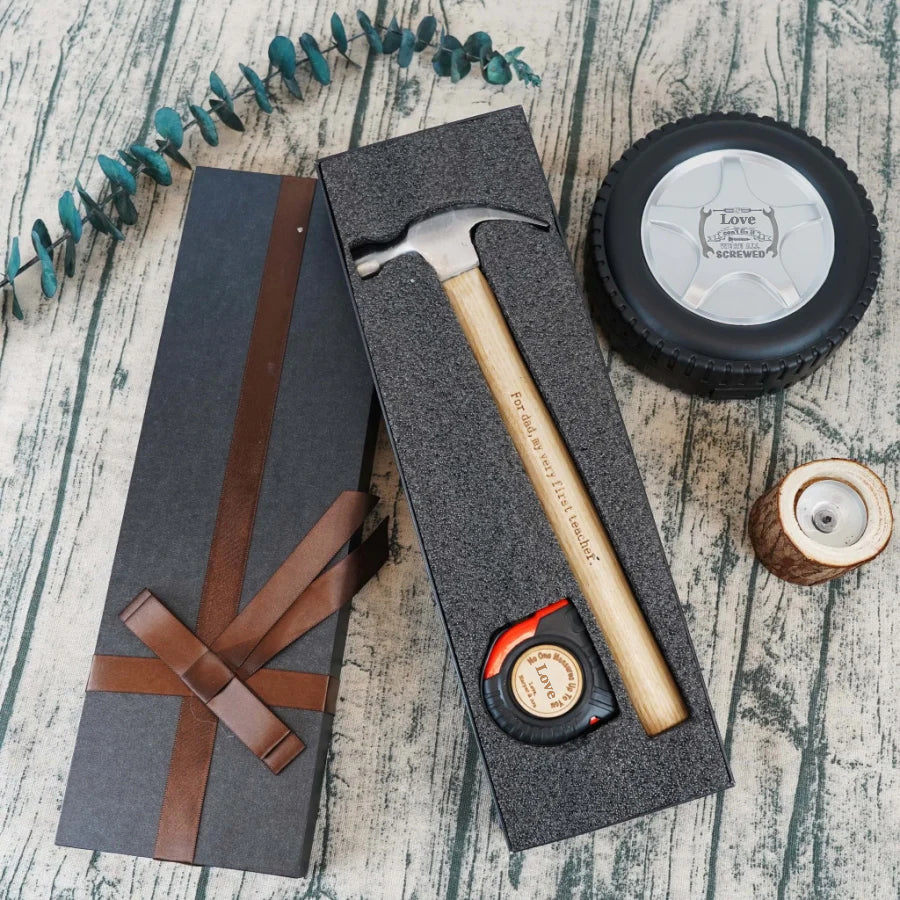 Gepersonaliseerde hamer en meetlint set, ideaal vaderdagcadeau voor de handige klusser.