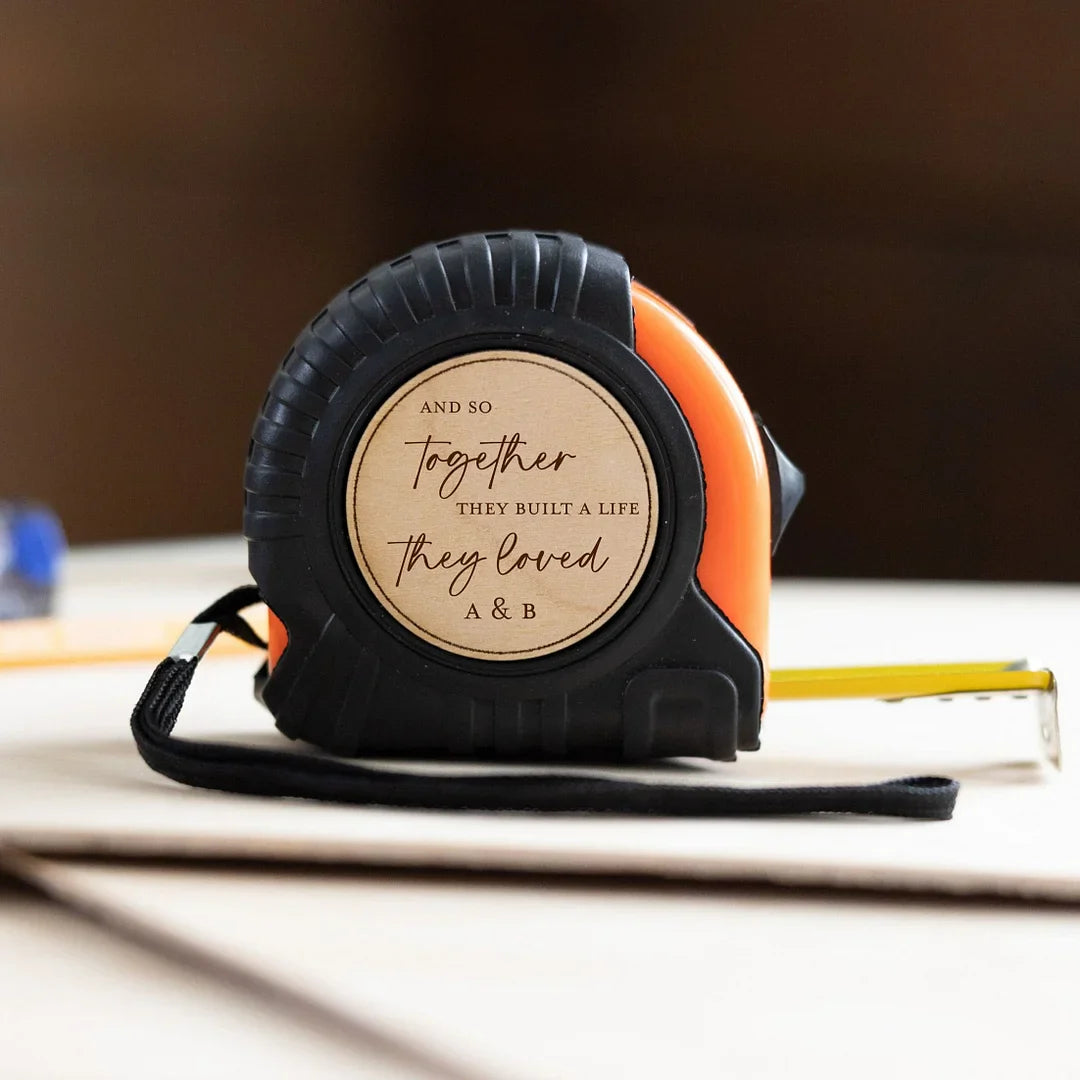 Ergonomische hamer met stevige grip, onderdeel van gepersonaliseerde gereedschap set voor klussers.