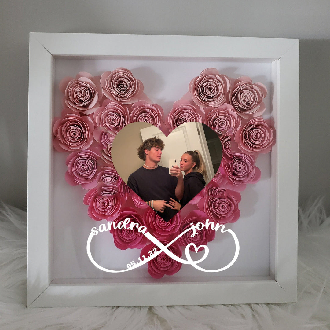 Unieke gepersonaliseerde schaduwdoos fotolijst voor dierbare herinneringen, perfecte romantische woondecoratie.