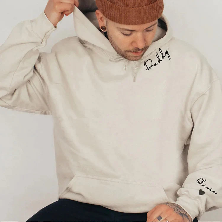 Vaderdag hoodie met familienamen, stijlvol en persoonlijk cadeau.