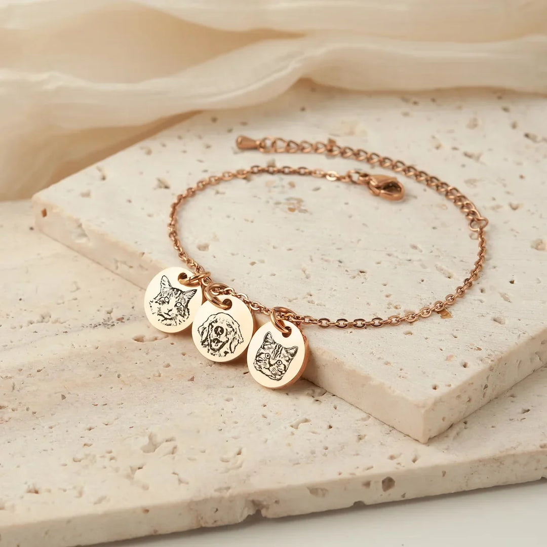 Stijlvolle roségouden gepersonaliseerde huisdier armband met foto, een modern aandenken aan je geliefde dier.